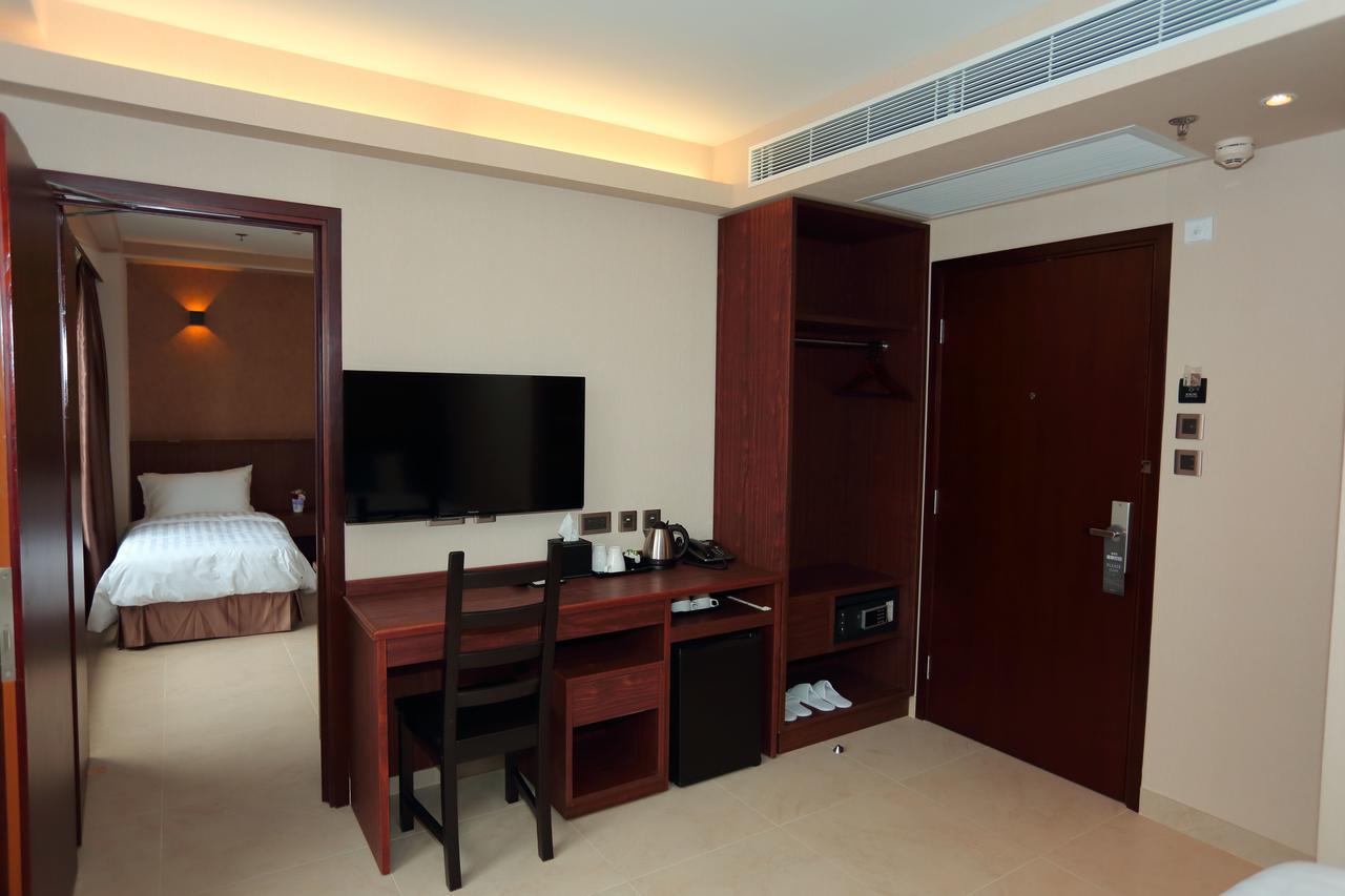 We Hotel Хонконг Екстериор снимка